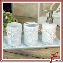2015 Hot Style White Emboss Ceramic Porcelain Bathroom Set